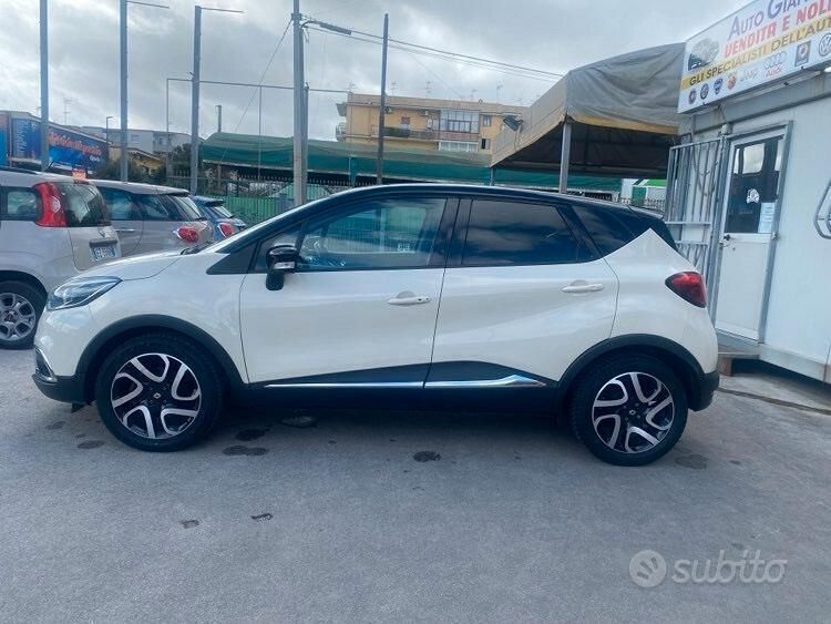 Usata Renault Captur 90 CV (66 kW) 2015 Beige SUV