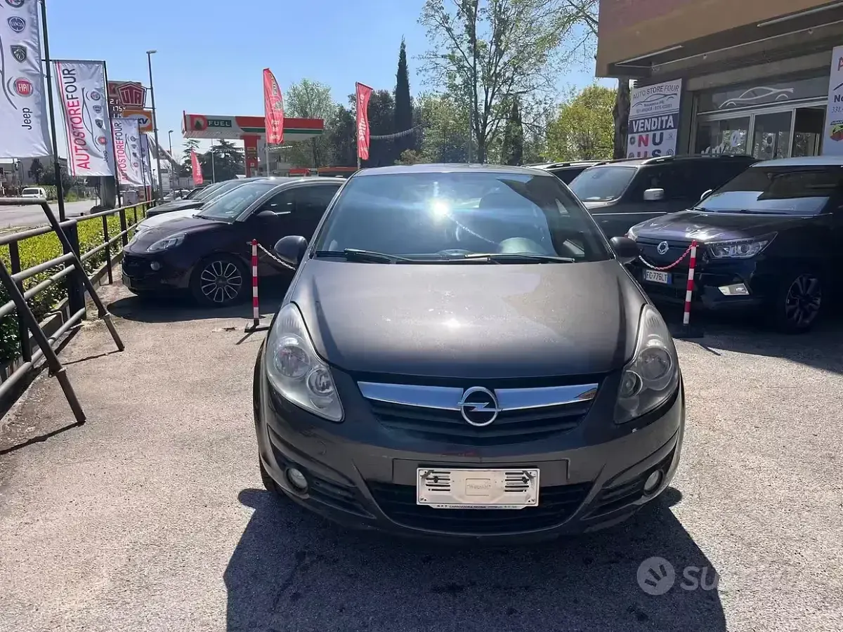 Usata Opel Corsa 75 CV (55 kW) 2011 Grigio Utilitaria