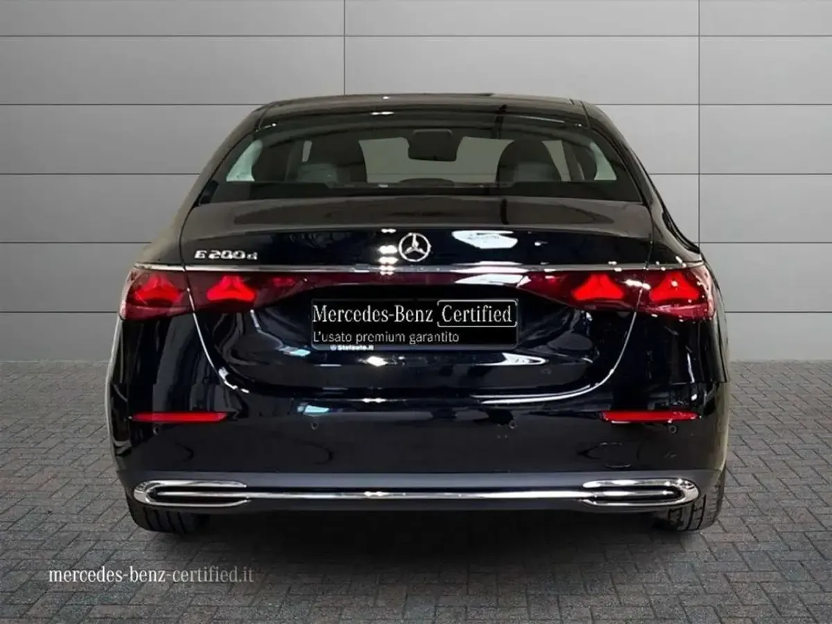 Usata Mercedes E200 Advanced 163 CV (119 kW) 2025 Nero Berlina
