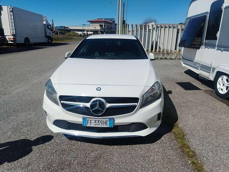 Usata Mercedes A180 109 CV (80 kW) 2016 Other Berlina