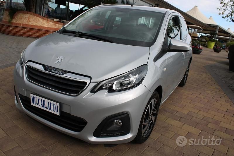 Grigio Usata 2021 Peugeot 108 Allure Tre volumi | 11.200 € (Buon prezzo) - Immagine 1/4