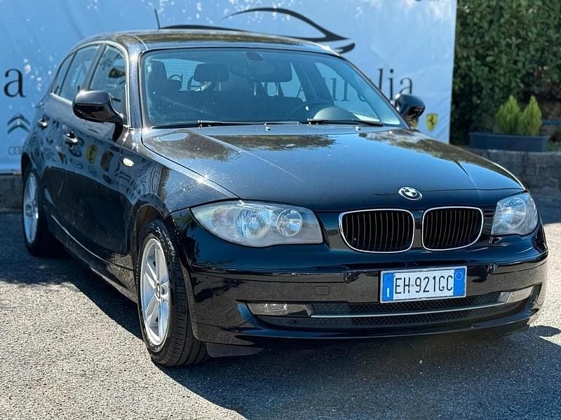 Usata BMW 118 143 CV (105 kW) 2011 Nero Utilitaria