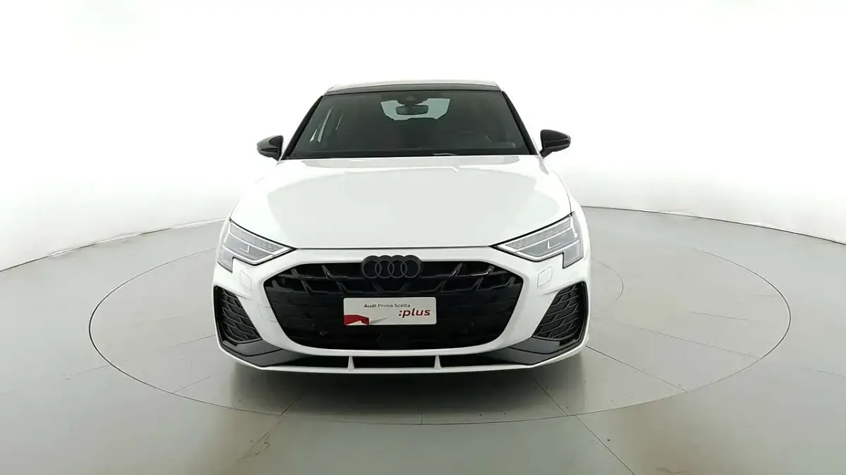 Nuova Audi A3 S-Line 272 CV (200 kW) 2025 Bianco Berlina