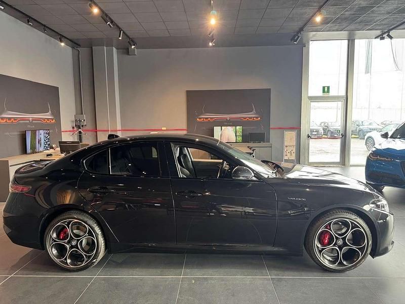 Nuova Alfa Romeo Giulia Veloce 211 CV (155 kW) 2026 Nero Berlina