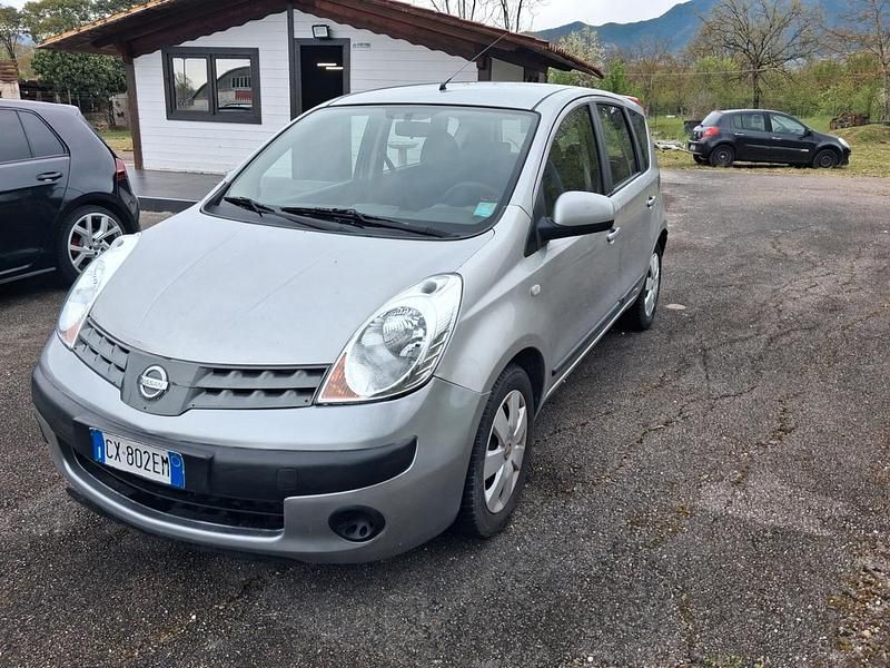 Usata Nissan Note Acenta 88 CV (64 kW) 2006 Argento Utilitaria