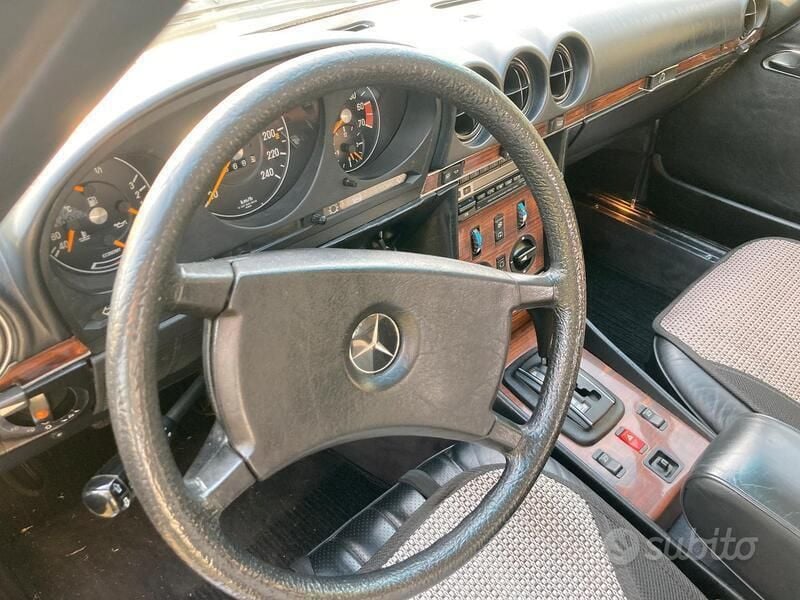 Usata Mercedes SL380 204 CV (150 kW) 1983 Grigio Cabrio
