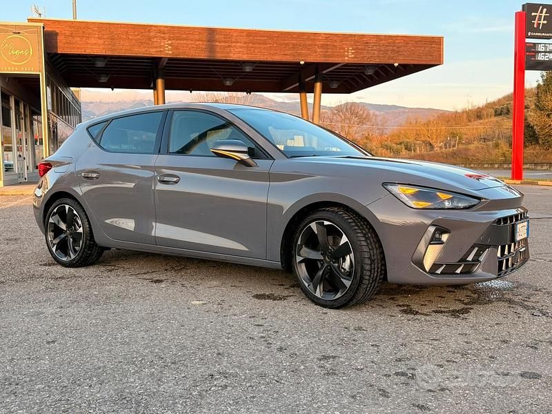 Usata Cupra Leon 150 CV (110 kW) 2025 Grigio Berlina