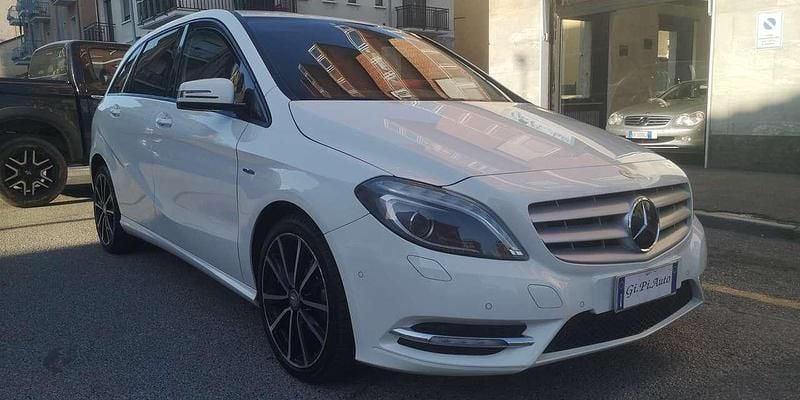Usata Mercedes B180 Executive 109 CV (80 kW) 2012 Bianco Monovolume
