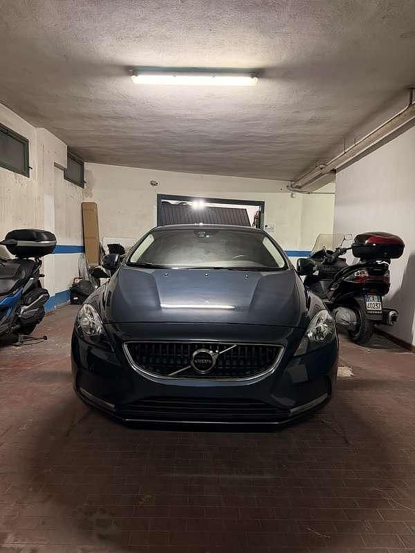 Usata Volvo V40 Business Edition 150 CV (110 kW) 2017 Berlina