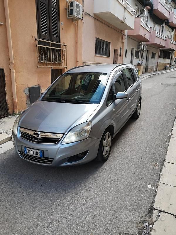 Usata Opel Zafira 120 CV (88 kW) 2008 Grigio Monovolume