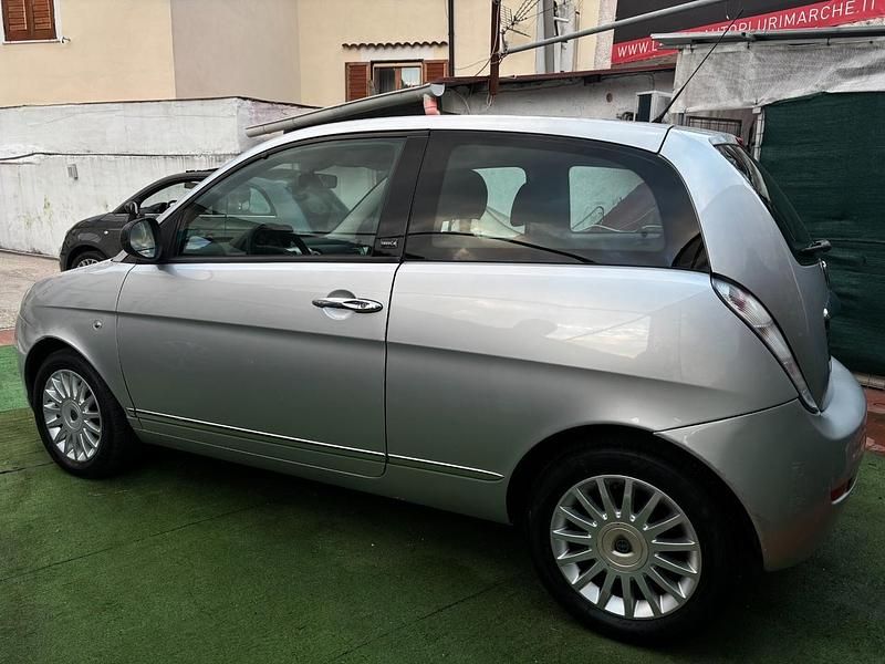 Usata Lancia Ypsilon S 95 CV (69 kW) 2012 Argento Utilitaria