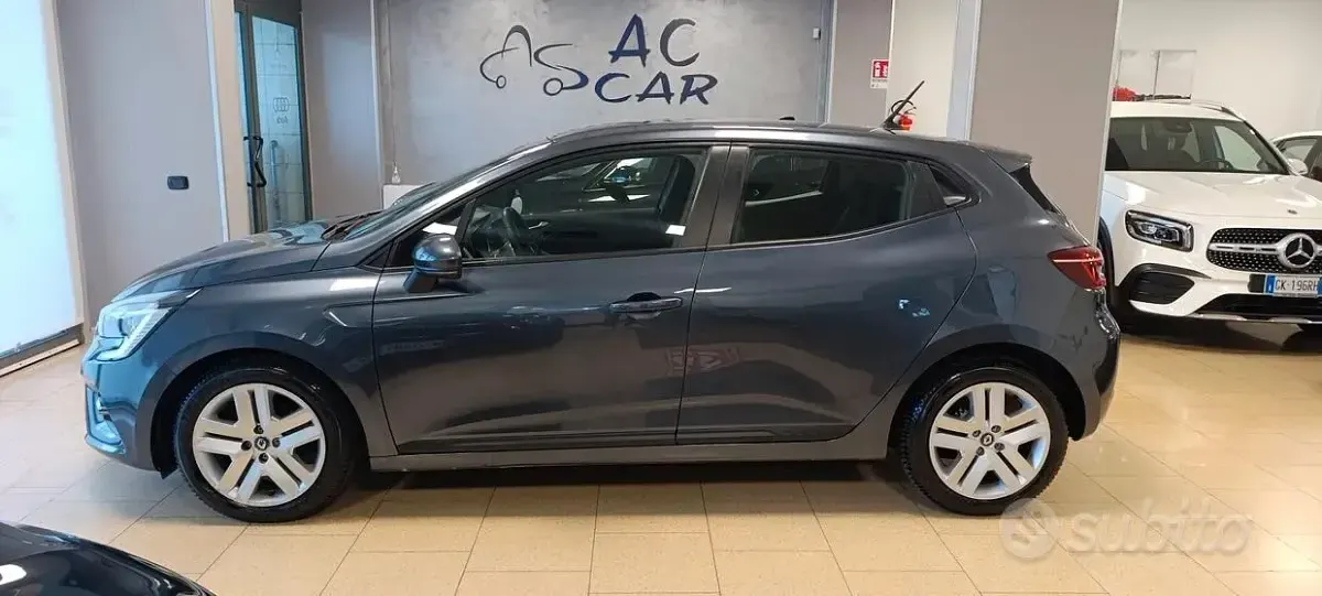 Usata Renault Clio V Business 101 CV (74 kW) 2021 Grigio Berlina