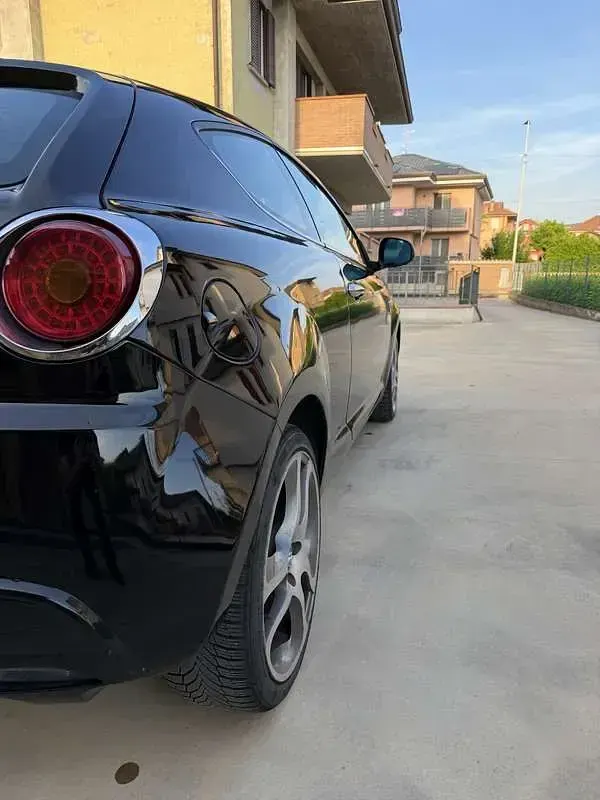 Usata Alfa Romeo MiTo Distinctive 105 CV (77 kW) 2011 Nero Utilitaria