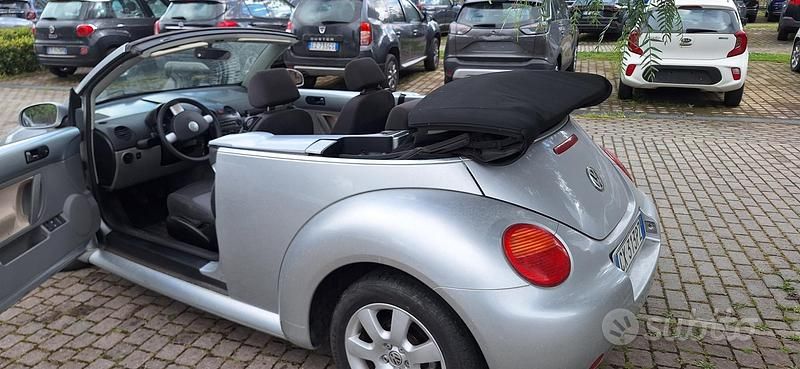 Usata VW New Beetle 101 CV (74 kW) 2005 Grigio Utilitaria