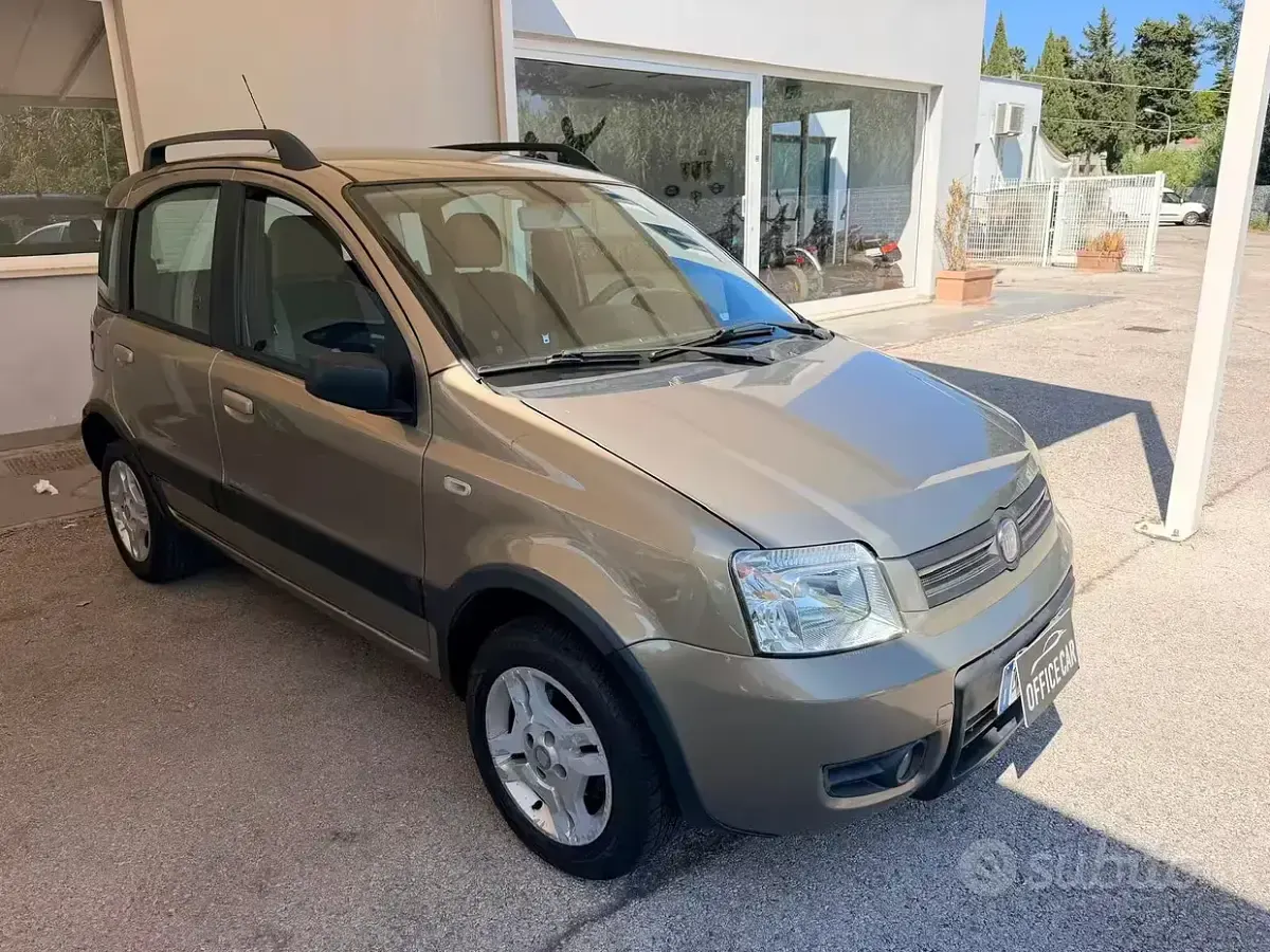 Usata Fiat Panda Climbing 60 CV (44 kW) 2008 Giallo Utilitaria