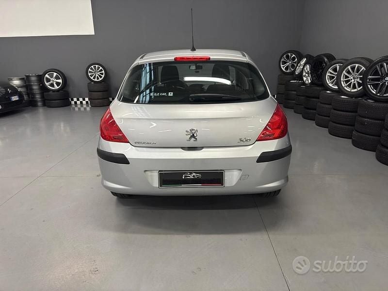 Usata Peugeot 308 Premium 98 CV (72 kW) 2010 Grigio Berlina