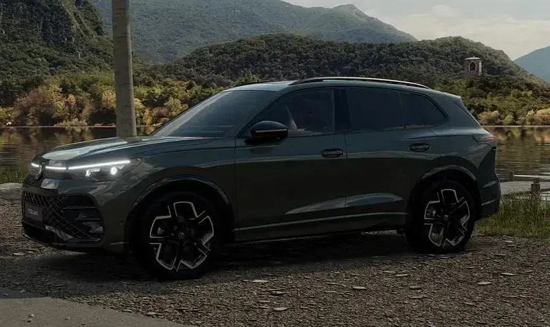 Nuova VW Tiguan R-line Plus 150 CV (110 kW) 2026 Verde SUV