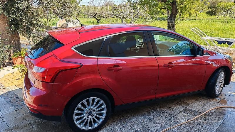 Usata Ford Focus 115 CV (84 kW) 2012 Rosso Berlina