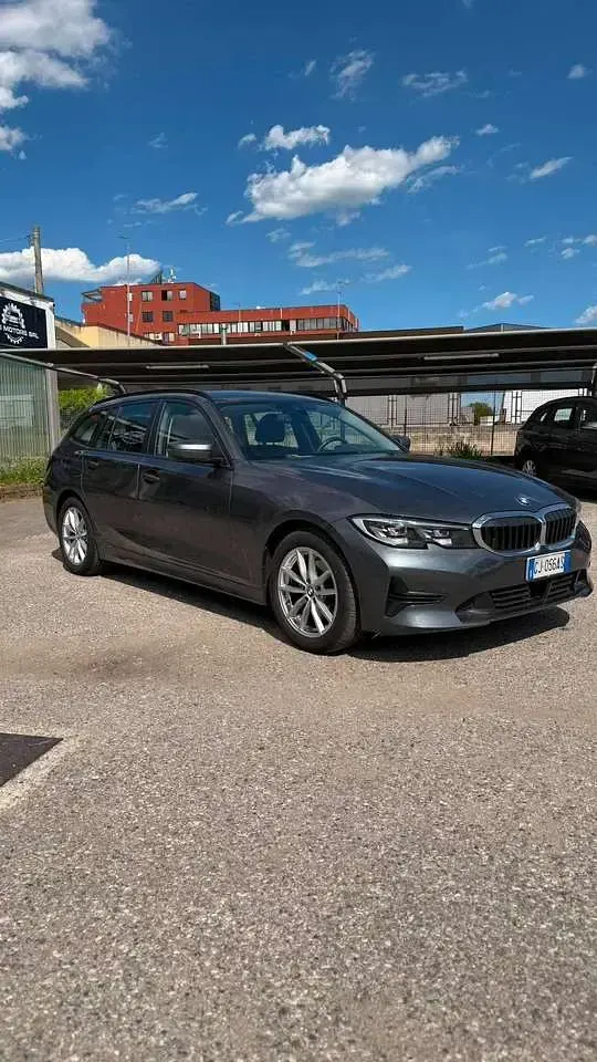 Usata BMW 320 Advantage 190 CV (139 kW) 2022 Grigio Station wagon
