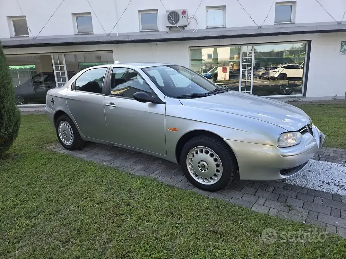 Usata Alfa Romeo 156 155 CV (114 kW) 1999 Argento Berlina