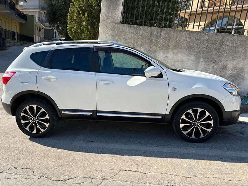 Usata Nissan Qashqai 150 CV (110 kW) 2012 Bianco SUV
