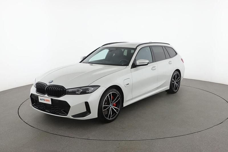 Begagnad BMW 330e M Sport 292 HK (214 kW) 2023