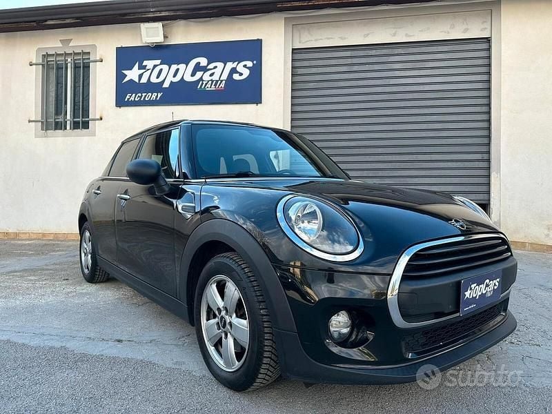 Usata Mini Cooper 95 CV (69 kW) 2019 Nero Utilitaria