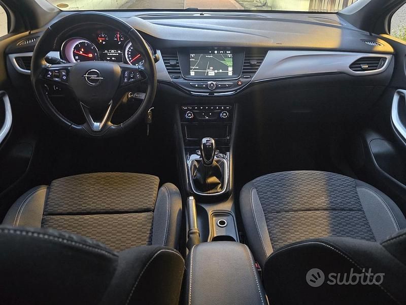 Usata Opel Astra GS Line 122 CV (89 kW) 2020 Grigio Berlina
