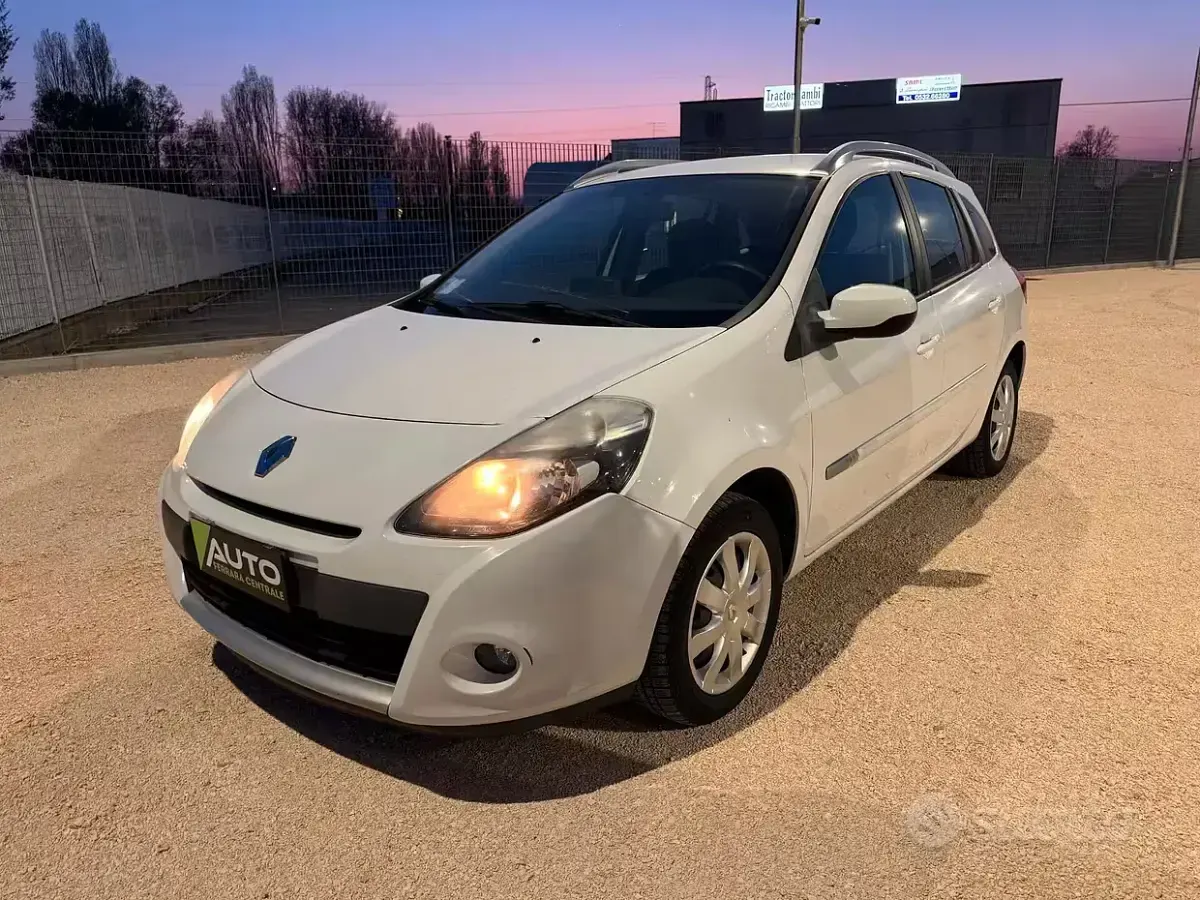 Usata Renault Clio 103 CV (75 kW) 2012 Bianco Station wagon