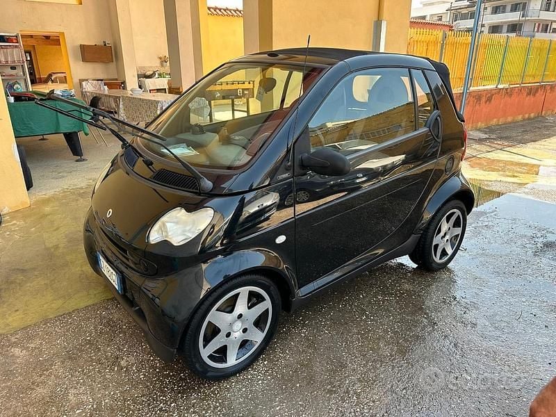 Nero Usata 2005 Smart ForTwo Cabrio Cabrio | 2700 € (Buon prezzo) - Immagine 1/4
