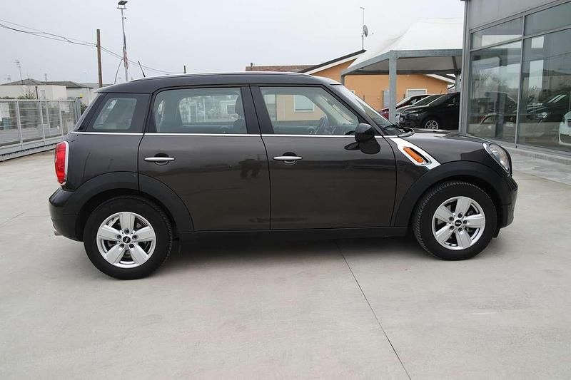 Usata Mini Cooper D Countryman Business 112 CV (82 kW) 2015 Nero SUV