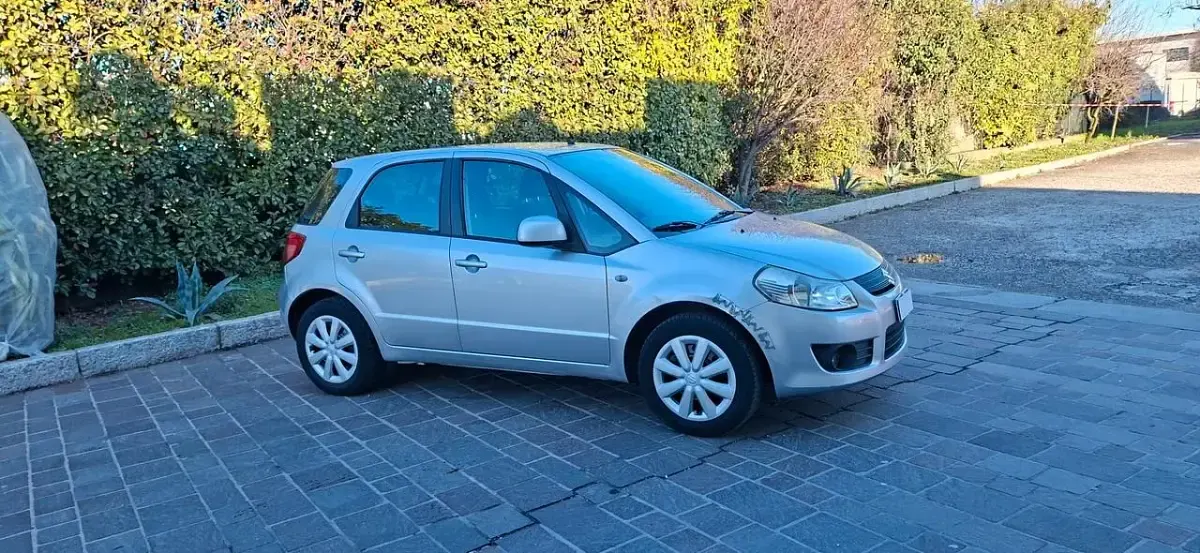 Usata Suzuki SX4 107 CV (78 kW) 2008 Argento SUV