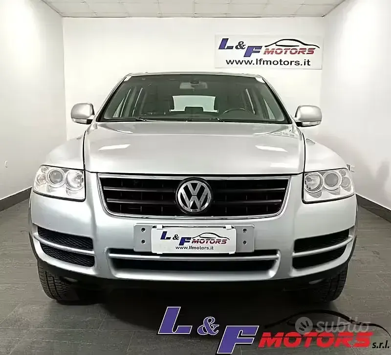 Usata VW Touareg 224 CV (164 kW) 2005 Grigio SUV