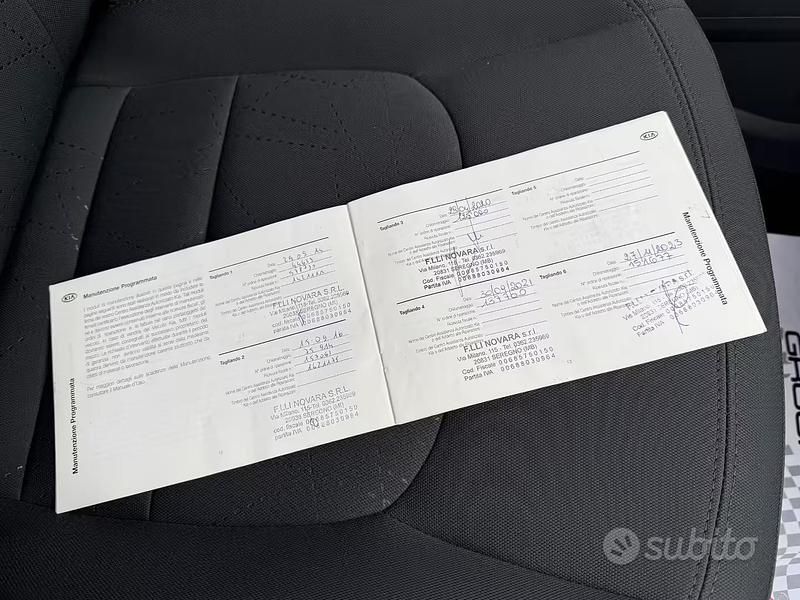 Usata Kia Rio EX 90 CV (66 kW) 2012 Grigio Berlina