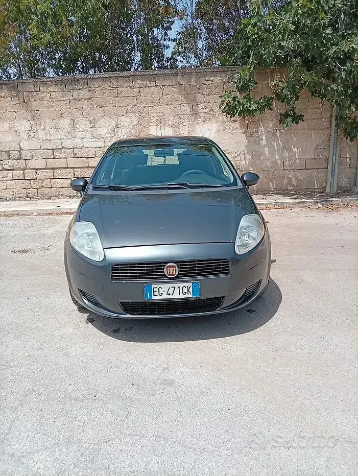 Usata Fiat Grande Punto 77 CV (56 kW) 2011 Nero Utilitaria