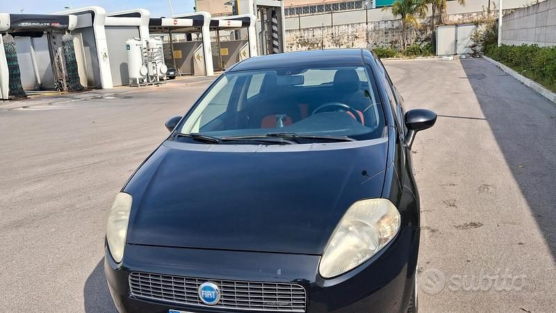 Usata Fiat Grande Punto 75 CV (55 kW) 2007 Utilitaria