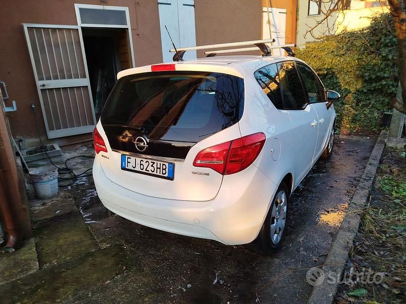 Usata Opel Meriva 95 CV (69 kW) 2013 Bianco Monovolume