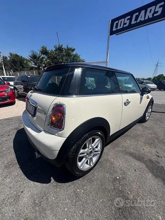 Usata Mini Cooper D 109 CV (80 kW) 2009 Utilitaria