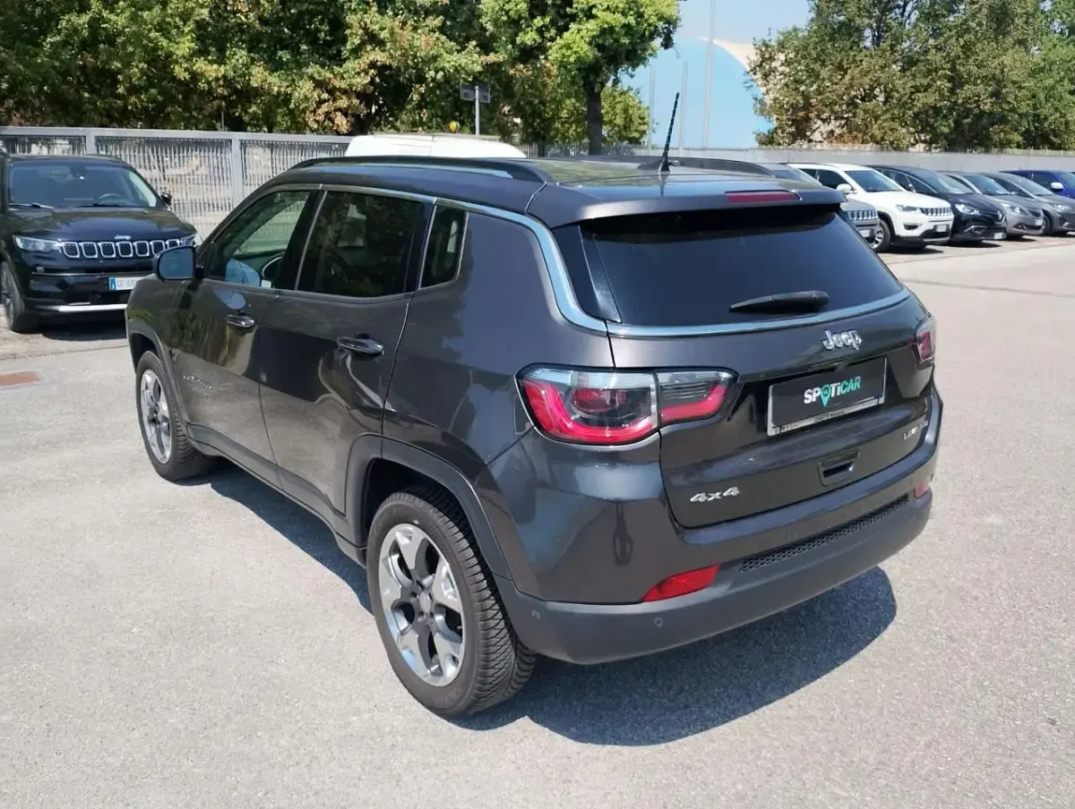 Usata Jeep Compass Limited 140 CV (102 kW) 2018 Grigio SUV