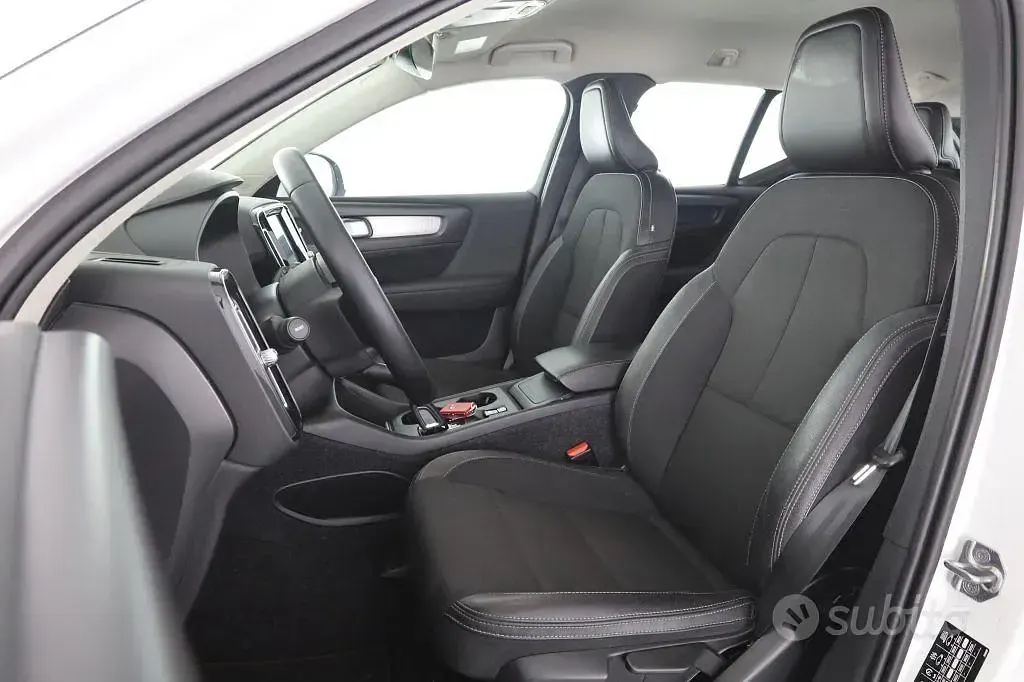 Usata Volvo XC40 Business Edition 190 CV (139 kW) 2020 Ice white SUV