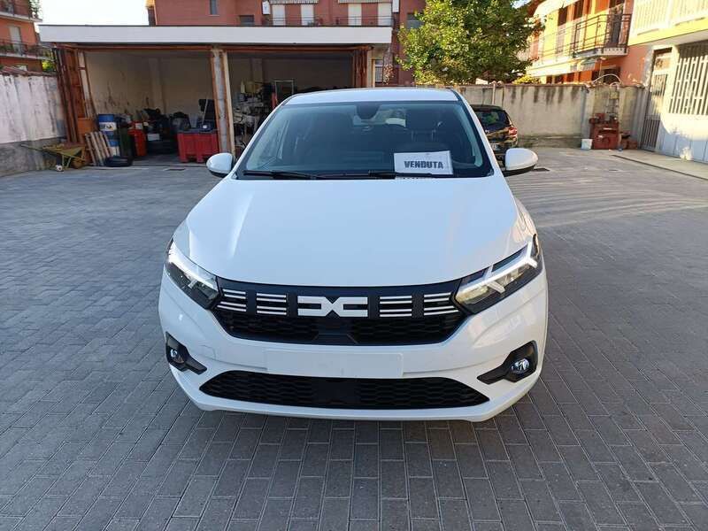 Usata Dacia Sandero Expression 101 CV (74 kW) 2024 Rosso Utilitaria