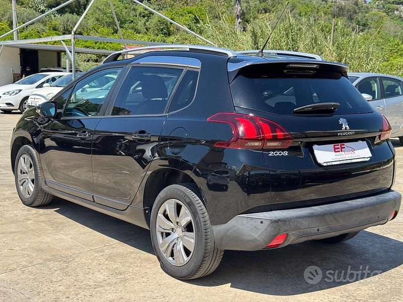 Usata Peugeot 2008 Allure 99 CV (72 kW) 2017 Nero SUV