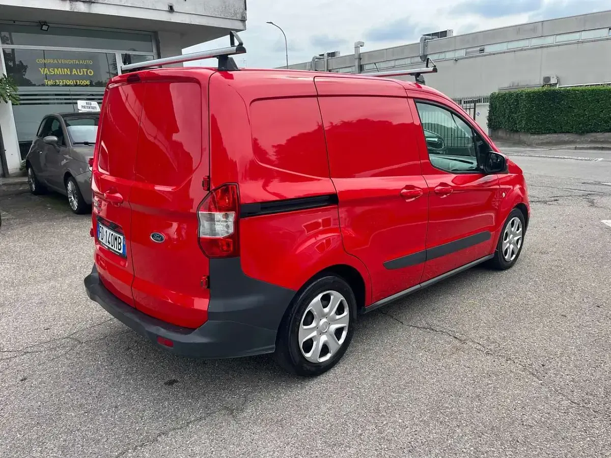 Usata Ford Transit 76 CV (55 kW) 2016 Rosso Furgone