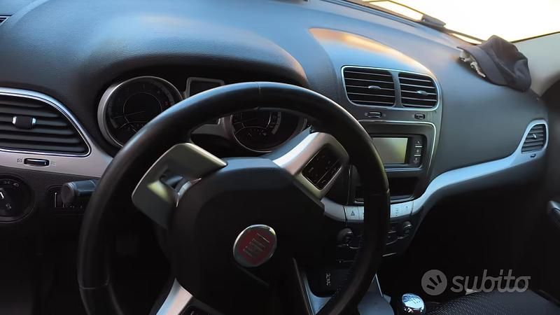 Usata Fiat Freemont Black Code 170 CV (125 kW) 2011 Nero SUV