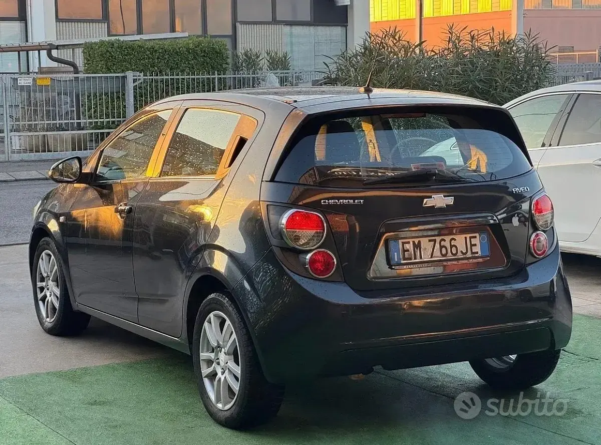 Usata Chevrolet Aveo LT 95 CV (69 kW) 2012 Nero Berlina