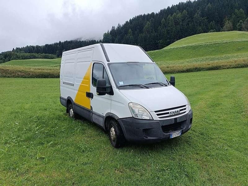 Usata Iveco Daily 117 CV (86 kW) 2007 Bianco Furgone