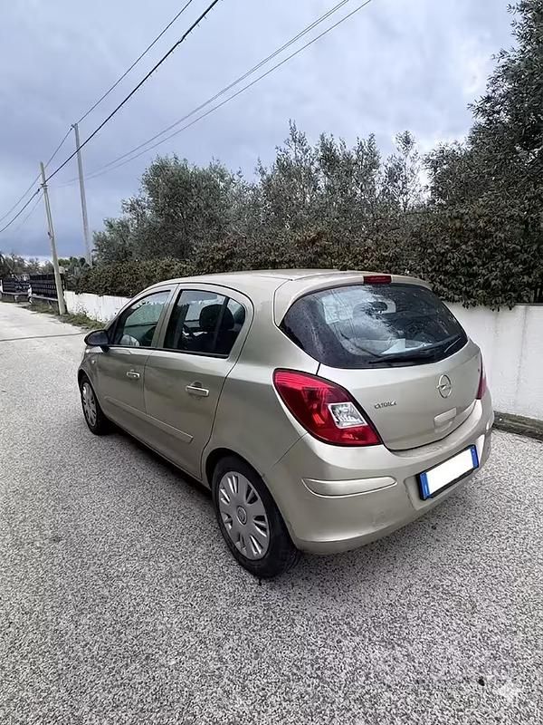 Usata Opel Corsa 80 CV (58 kW) 2007 Utilitaria