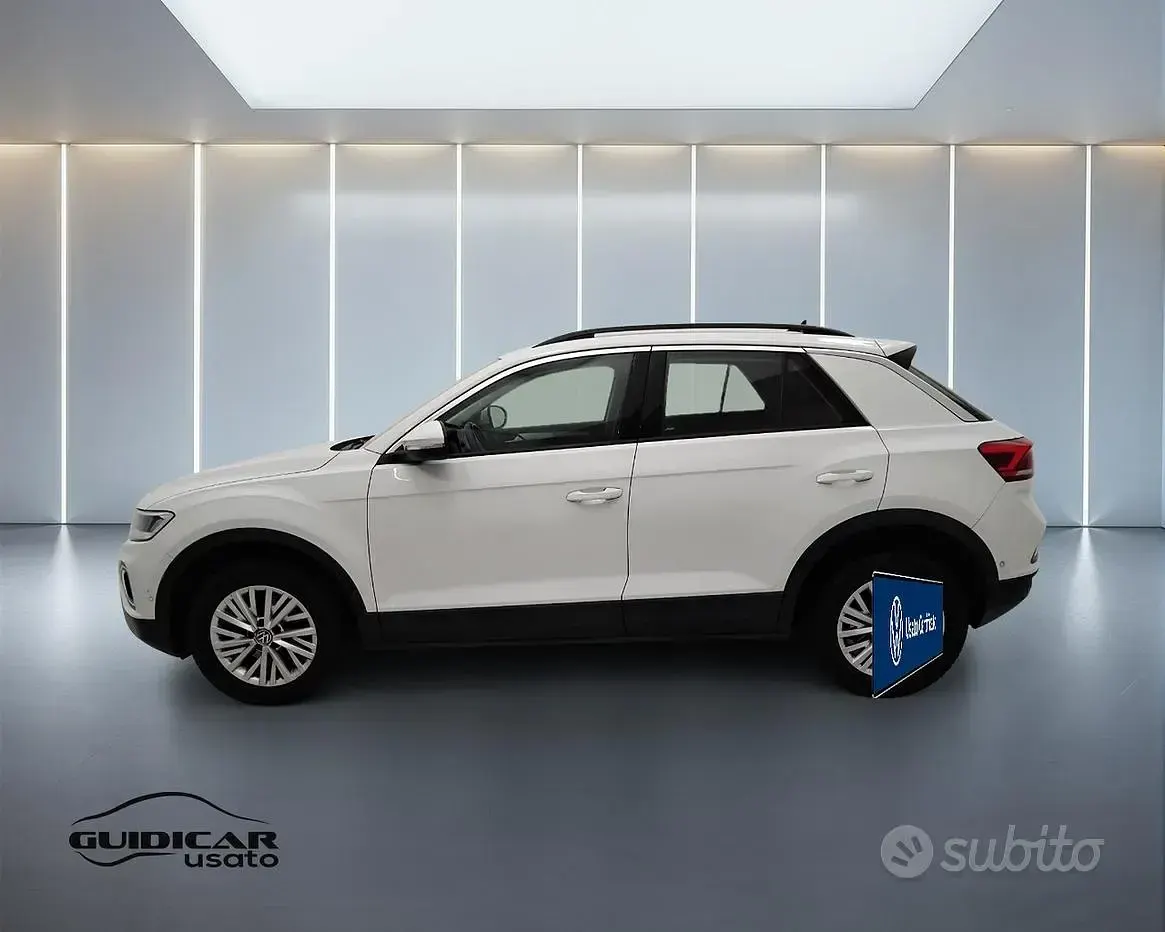 Usata VW T-Roc Life 110 CV (80 kW) 2023 Bianco SUV