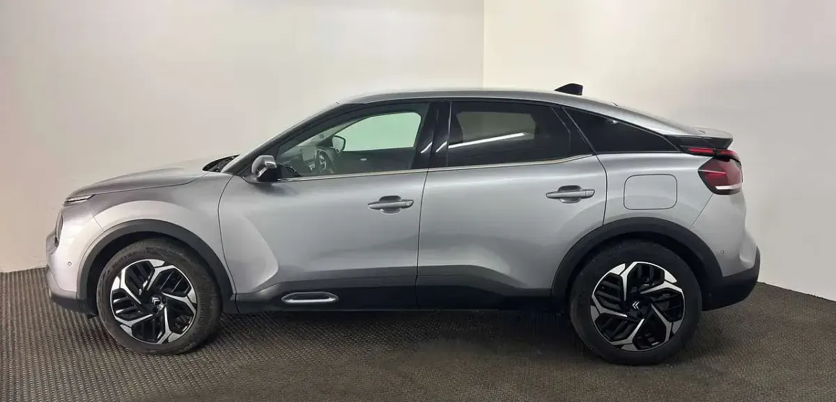 Usata Citroën C4 Shine 131 CV (96 kW) 2023 Grigio platinum SUV
