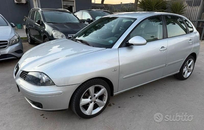 Usata Seat Ibiza 80 CV (58 kW) 2005 Grigio Utilitaria